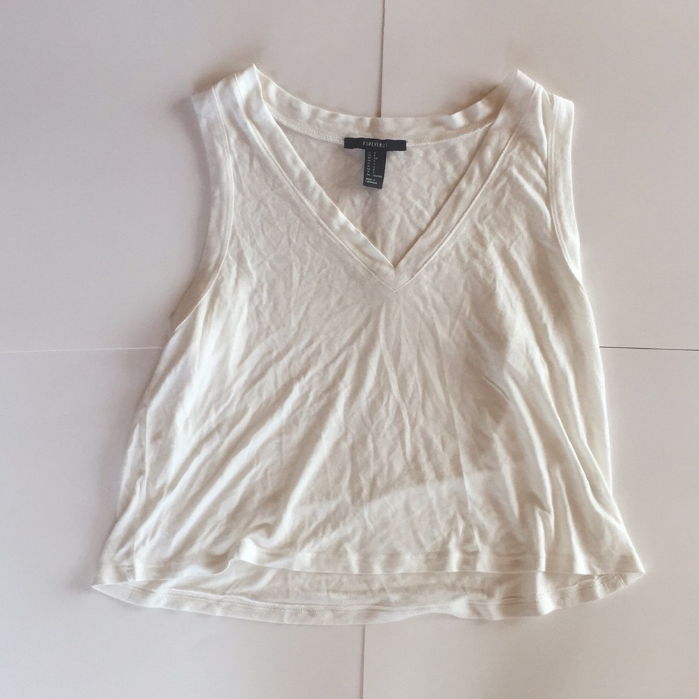 FOREVER 21 WHITE V-NECK FLOWY TANK